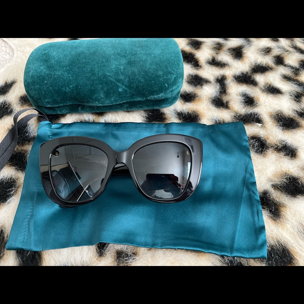 Gucci sunglasses - barely worn